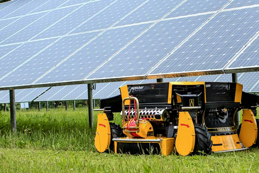 SPIDER 2SGS Mowing Under Solar Panels